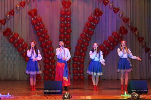 "Народний художній колектив" вокальна студія "Heartbeat", ансамбль "Коляда"