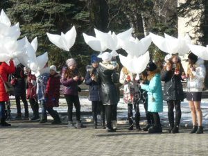 символічні «голуби миру»
