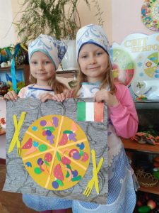 «Подорожуємо Європою» в гуртку «Чарівні фарби», м.Слов'янськ