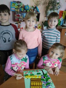 «Подорожуємо Європою» в гуртку «Чарівні фарби», м.Слов'янськ