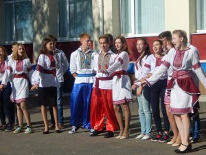 Гурток «Літературна творчість» співає