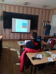Свої права ти добре знай та й право інших поважай