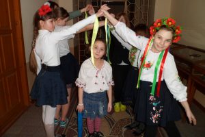 «Хай же дзвінко нам лунає гаївка весела»