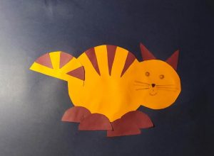 Смугастий котик