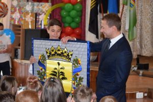 «Країна дитинства скликає друзів»